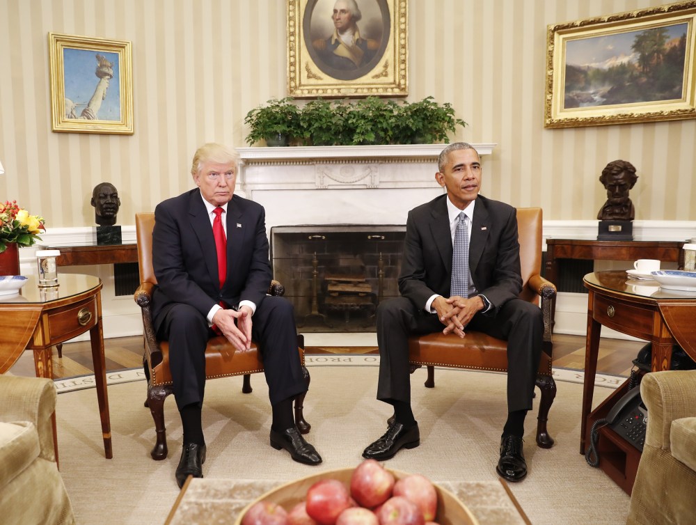 Image: Obama meets with President-elect Donald Trump in the Oval Office