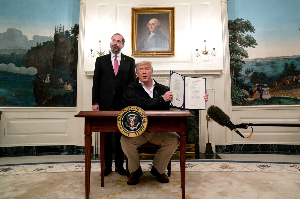 Image: Donald Trump, Alex Azar