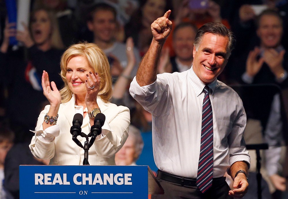 Mitt Romney and his wife, Ann, campaigned at a rally in Manchester, New Hampshire, November 5, 2012. (Photo by Jim Young/Reuters)