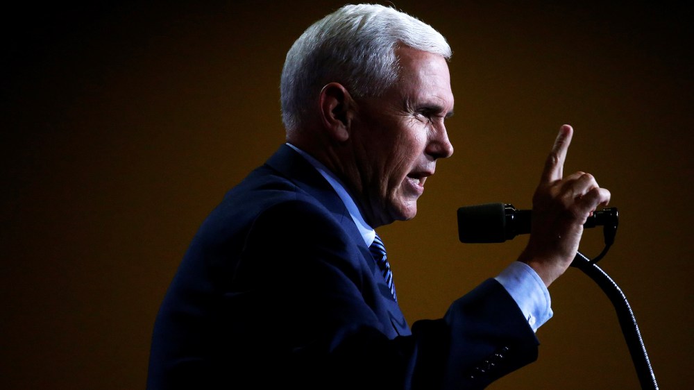 Republican vice presidential nominee Mike Pence speaks at a campaign rally in Phoenix, Ariz., on Aug. 31, 2016. (Photo by Carlo Allegri/Reuters)