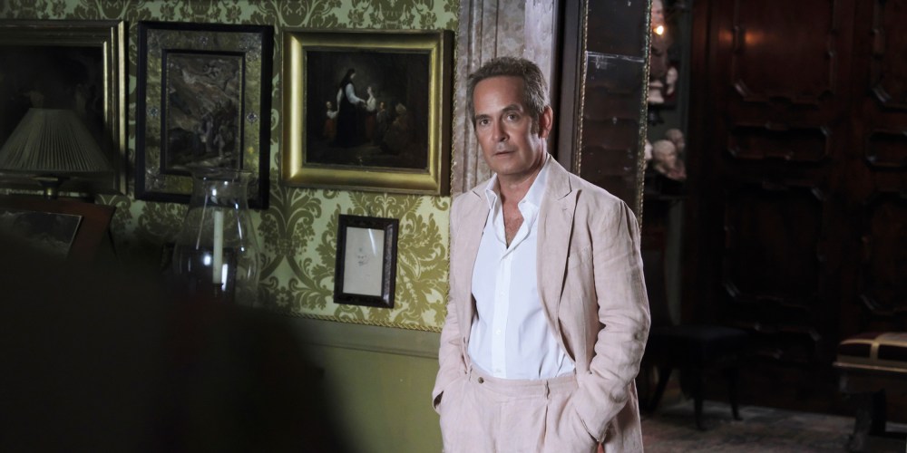 Image: Tom Hollander in a still from White Lotus