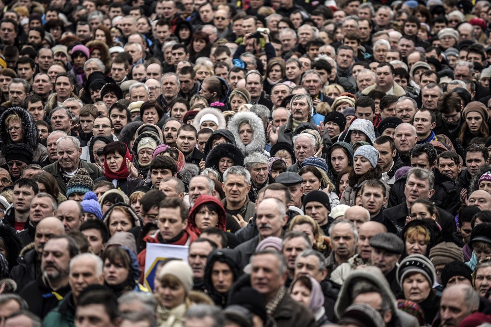 People attend a rally against Russia in Kiev's Independence square on March 2, 2014.