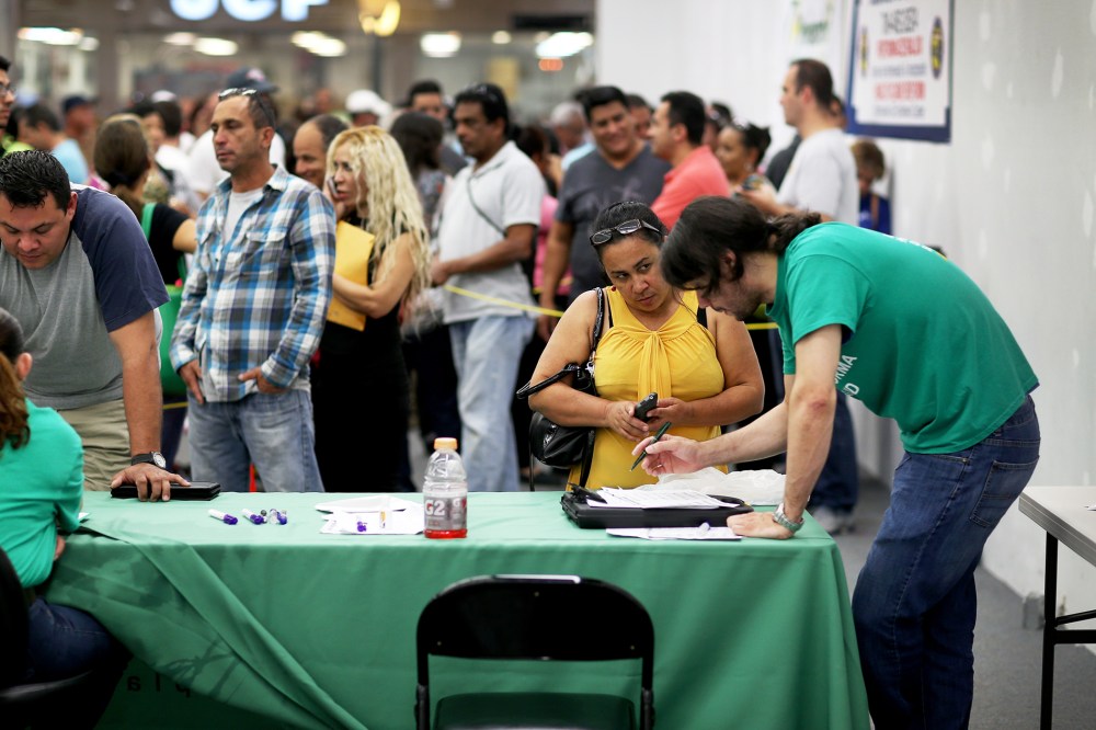 Americans Register For Health Care On Final Day of ACA Enrollment Drive