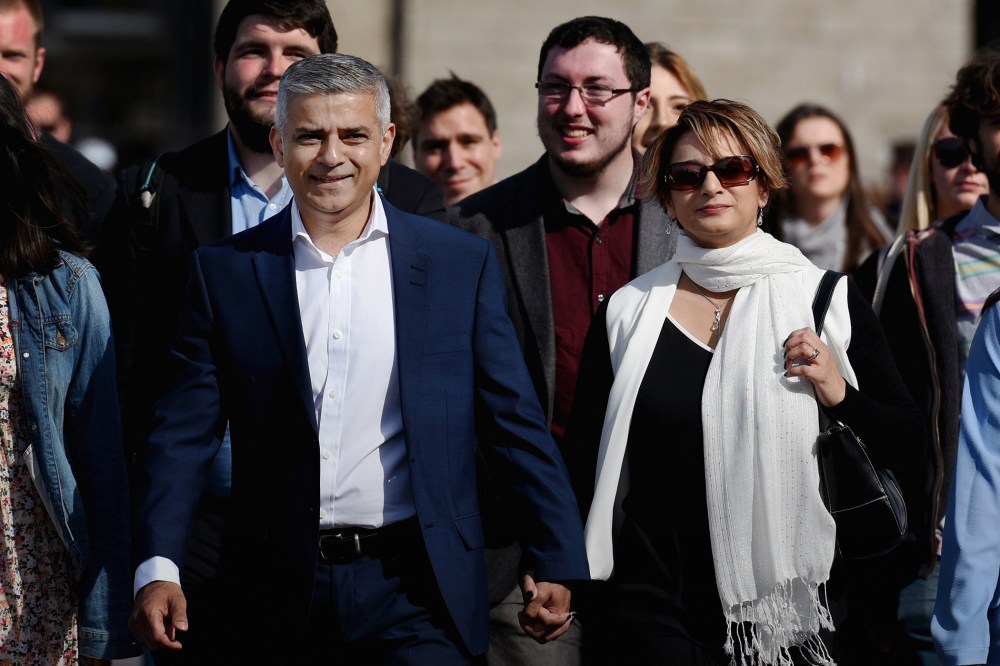 Sadiq Khan arrives with his wife Saadiya, family and aides arrive at City Hall on May 6, 2016 in London, England. (Photo by Mary Turner/Getty)