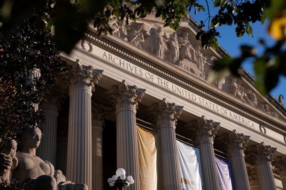 DC: U.S. National Archives Building
