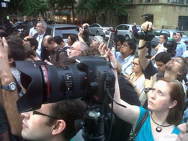 New Yorkers come out for celestial celebrity