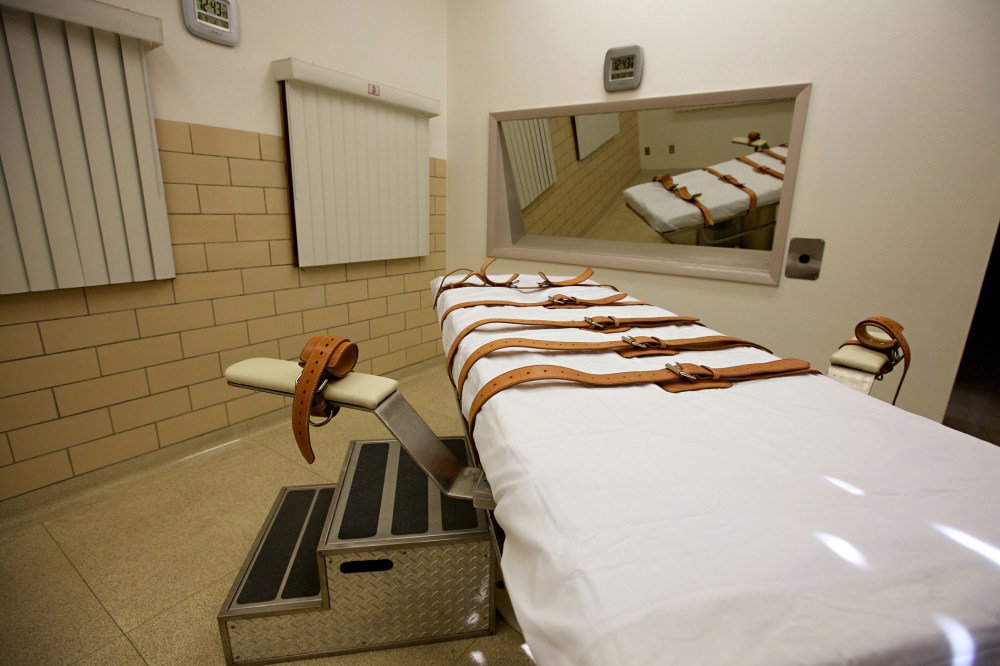 The lethal injection chamber of the South Dakota State Penitentiary is seen, Oct. 9, 2012.