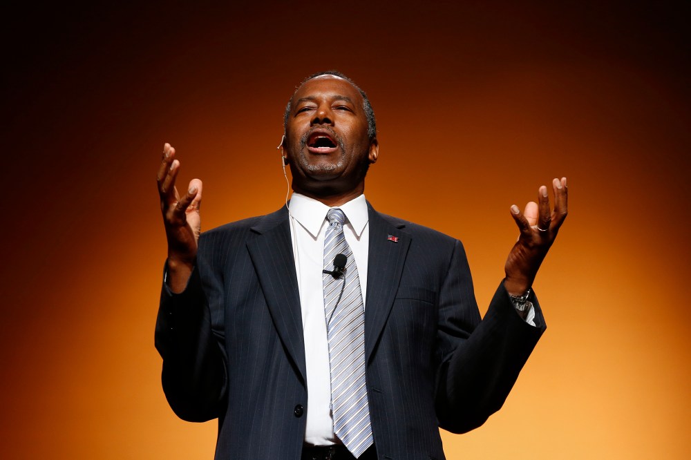 Ben Carson announces his candidacy for president during an official announcement in Detroit, May 4, 2015. (Photo by Paul Sancya/AP)