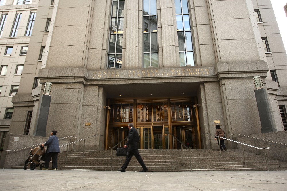 People walk in front of the Daniel Patrick Moynihan U.S. Courthouse where the United States Court of Appeals for the Second Circuit resides in New York. N.Y. (Photo by Spencer Platt/Getty)