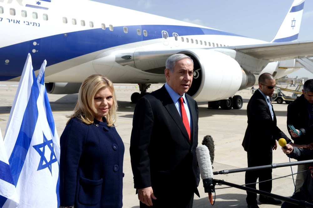 Israeli Prime Minister Benjamin Netanyahu and his wife Sarah Netanyahu depart from Ben Gurion Airport on March 1, 2015. Netanyahu will visit Washington on March 3 to attend US congress. (Photo by Israeli Prime Ministry Press Office/Anadolu Agency/Getty)