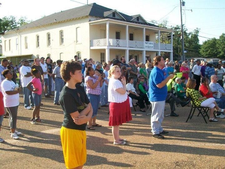 Mississippi town tries for better