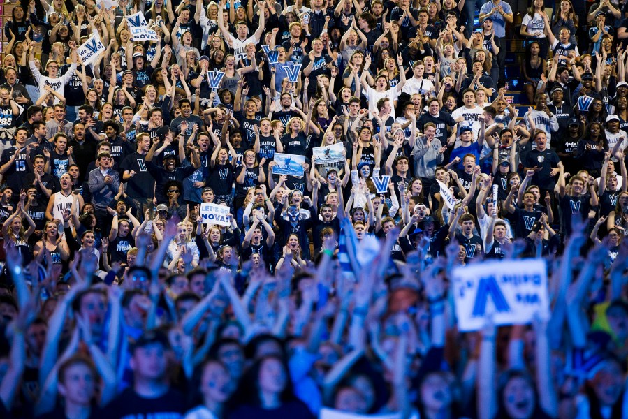 Villanova basketball fans view a broadcast of the national championship between Villanova and North Carolina, April 4, 2016, in Villanova, Pa. (Photo by Matt Rourke/AP)