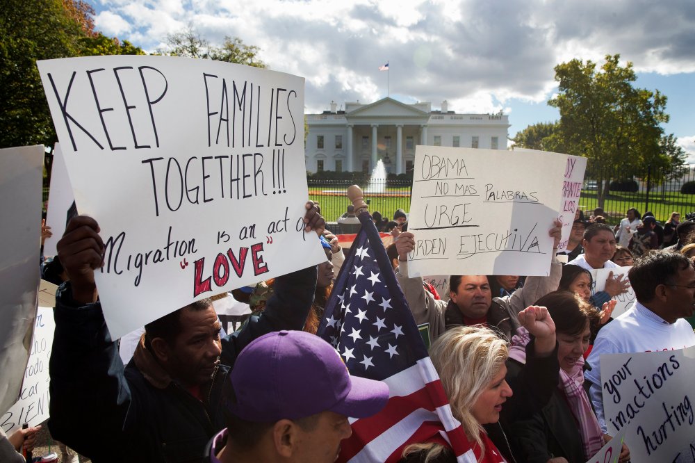 People rally for comprehensive immigration reform on Nov. 7, 2014, outside the White House in Washington DC. (Jacquelyn Martin/AP)