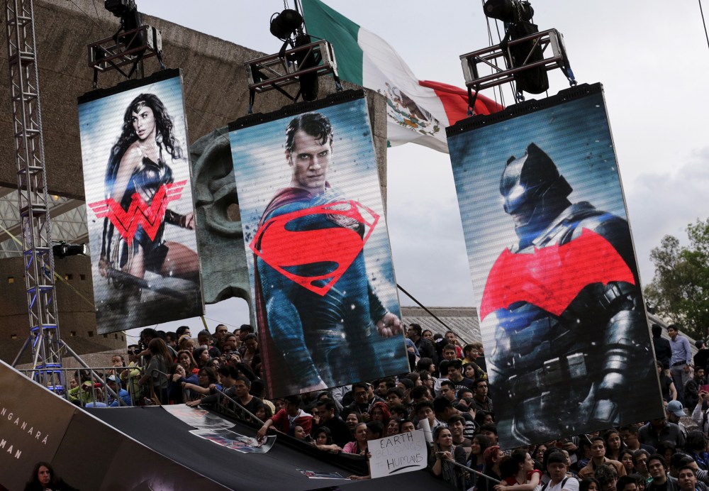 Fans wait for the arrival of cast members of the movie "Batman v Superman: Dawn Of Justice" in Mexico City, Mexico, March 19, 2016. (Photo by Henry Romero/Reuters)
