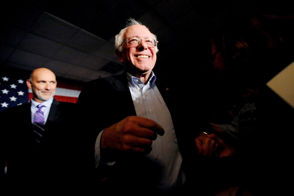 U.S. Democratic presidential candidate Bernie Sanders works the rope line at a New Year's Eve rally and party at the Renaissance Savery Hotel in Des Moines, Iowa Dec. 31, 2015. (Photo by Mark Kauzlarich/Reuters)