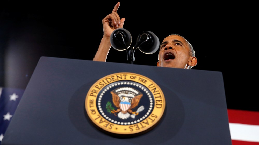 U.S. President Barack Obama delivers remarks at a Hillary for America campaign event in Charlotte, N.C., Nov. 4, 2016. (Photo by Jonathan Ernst/Reuters)