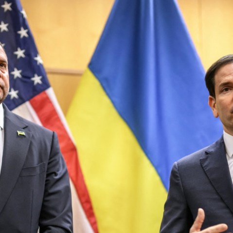 U.S. and Ukraine signal peace plan progress