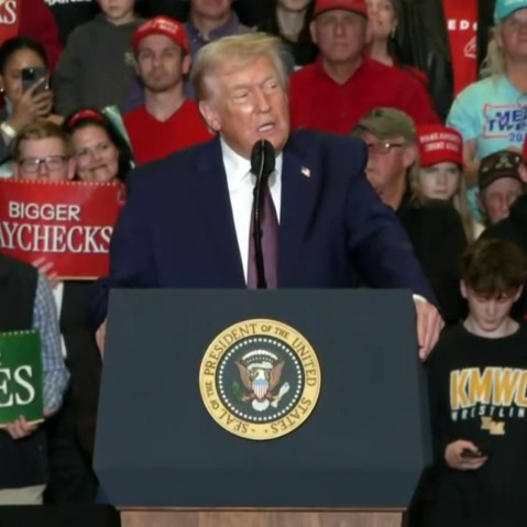 Trump takes his broken economic message to North Carolina